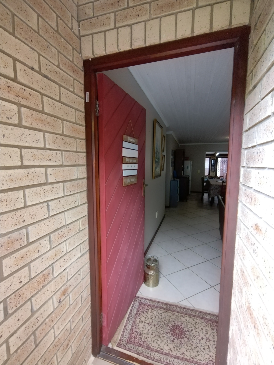 4 Bedroom Property for Sale in Noorsekloof Eastern Cape